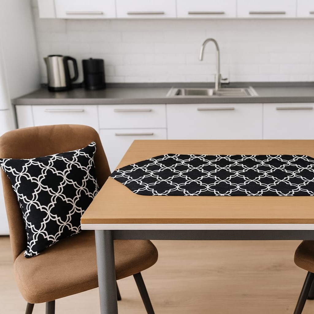 Özdağ Home Concept Duck Kumaş 2'li Çift Taraflı Kırlent Kılıfı (43X43 Cm) +  Runner (42X100 Cm) Seti– Dekoratif Kombin - Görsel 3