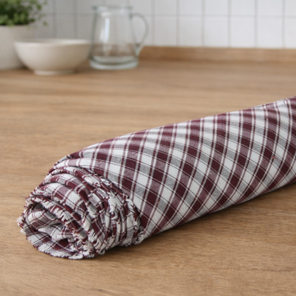 Özdağ Home Concept  Ekose Desenli Sofra Bezi/Masa Örtüsü – Şık, Dayanıklı ve Günlük Kullanıma Uygun Dokuma Kumaş (Bordo) - Görsel 6